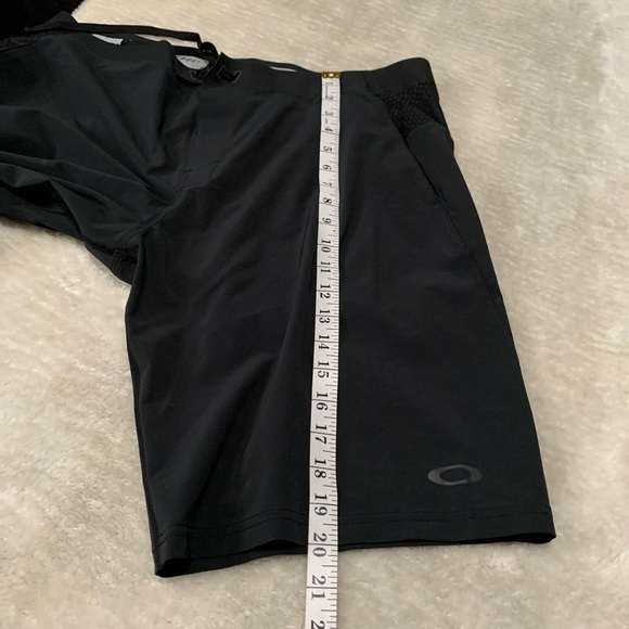 Oakley Hybrid Black Mens Swim Shorts Size 34 Bottoms Outdoors - Picture 6 of 6
